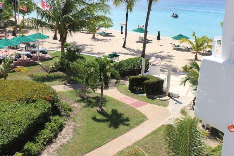 Отель Glitter Bay Porters Экстерьер фото
